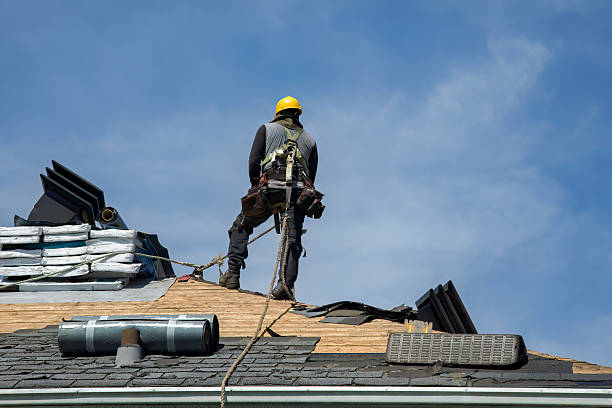 Professional Metal Roofing technician working in Center Point, IA